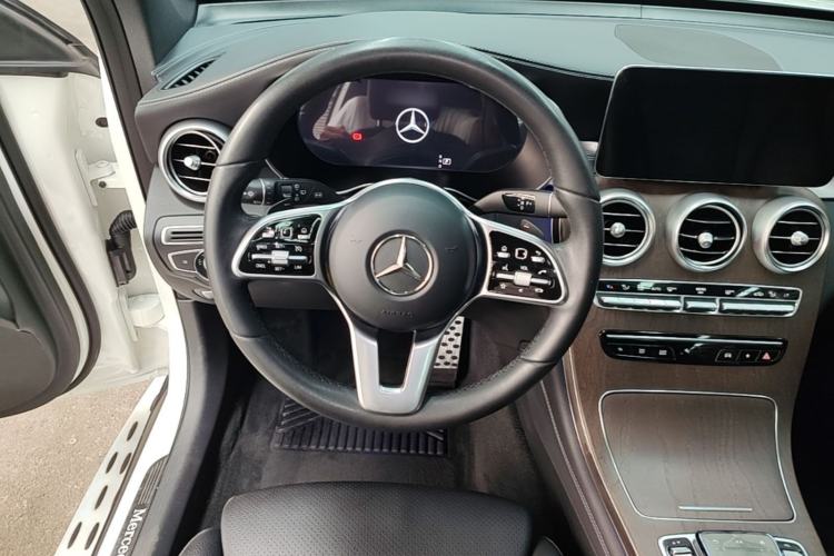 Used Mercedes-Benz GLC 2021 GLC 260 L 4MATIC Luxury Model Steering Wheel