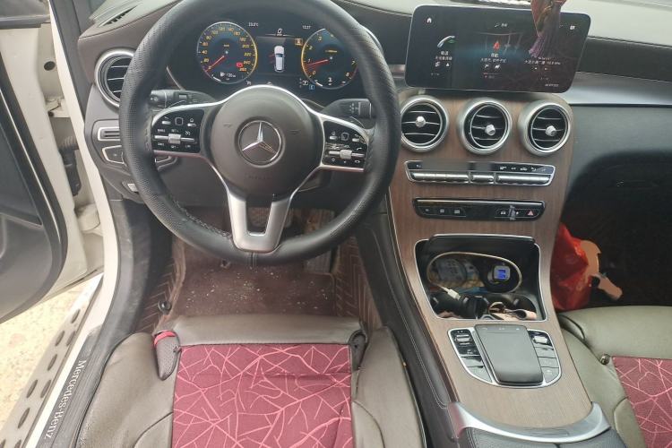 Used Mercedes-Benz GLC 2021 GLC 300 L 4MATIC Dynamic Model Steering Wheel