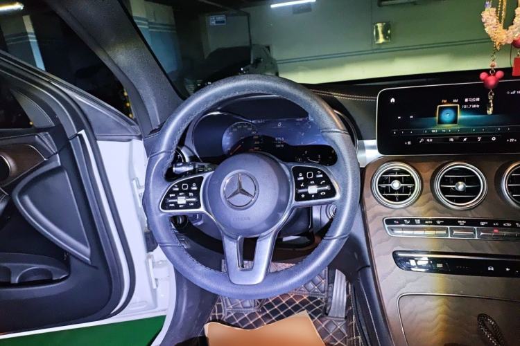 Used Mercedes-Benz GLC 2021 GLC 260 L 4MATIC Luxury Model Steering Wheel