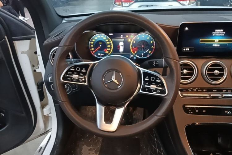 Used Mercedes-Benz GLC 2021 GLC 260 L 4MATIC Dynamic Edition Steering Wheel