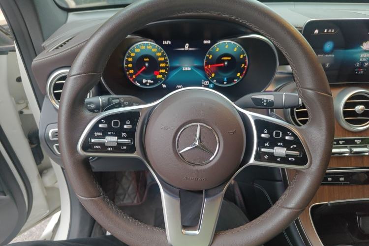 Used Mercedes-Benz GLC 2021 GLC 300 L 4MATIC Dynamic Model Steering Wheel