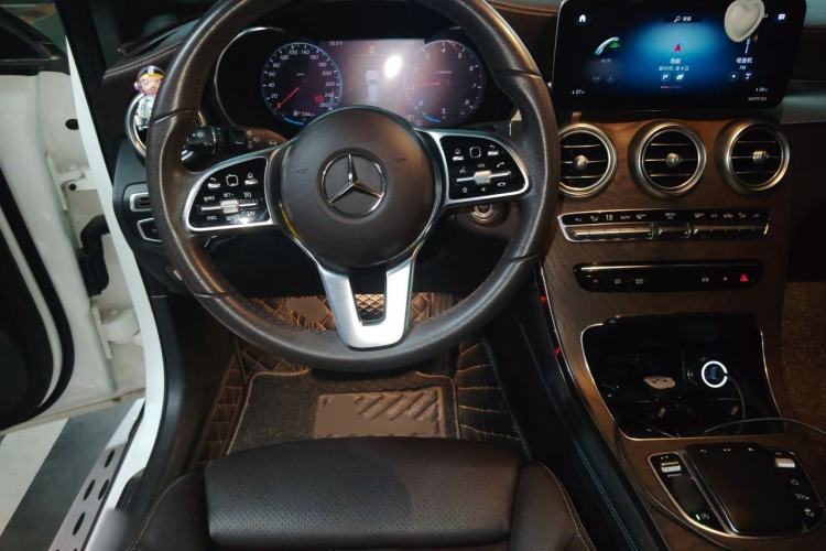 Used Mercedes-Benz GLC 2021 GLC 260 L 4MATIC Luxury Model Steering Wheel