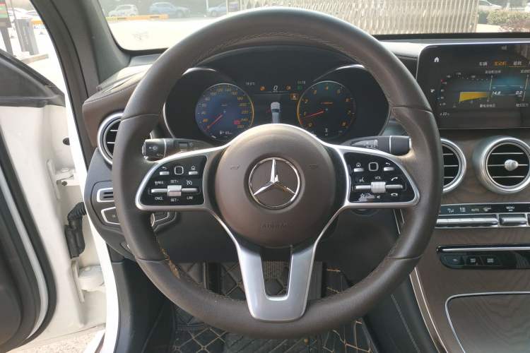 Used Mercedes-Benz GLC 2021 GLC 260 L 4MATIC Luxury Model Steering Wheel