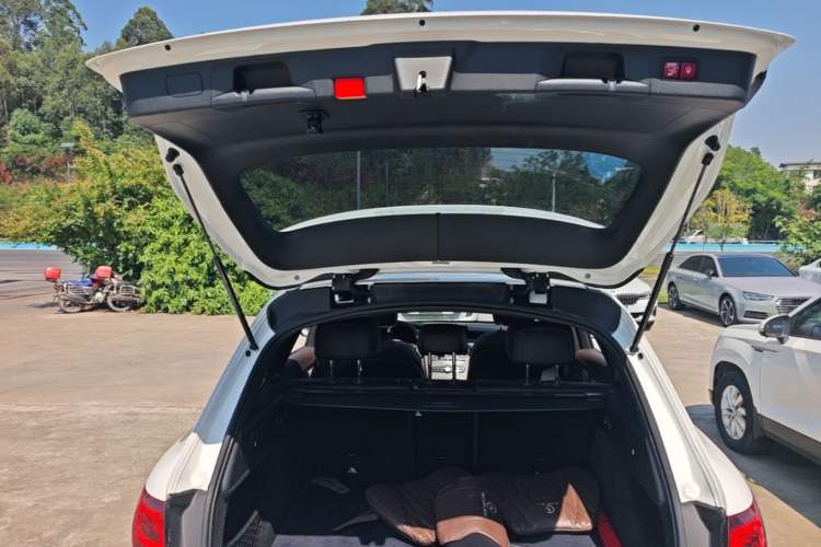 Used Mercedes-Benz GLC 2021 GLC 260 L 4MATIC Luxury Model Trunk