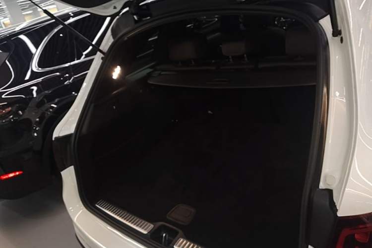 Used Mercedes-Benz GLC 2021 GLC 260 L 4MATIC Luxury Model Trunk