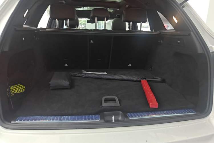 Used Mercedes-Benz GLC 2021 GLC 260 L 4MATIC Luxury Model Trunk
