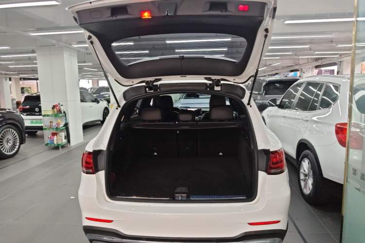 Used Mercedes-Benz GLC 2021 GLC 260 L 4MATIC Luxury Model Trunk