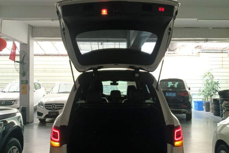 Used Mercedes-Benz GLC 2021 GLC 260 L 4MATIC Luxury Model Trunk