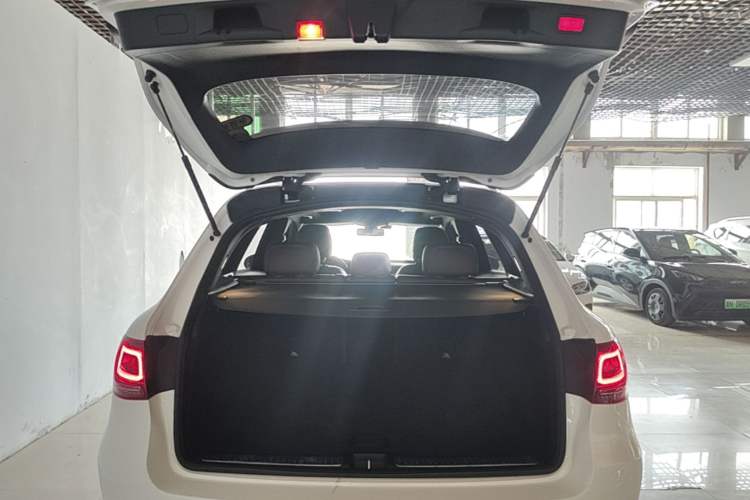 Used Mercedes-Benz GLC 2021 GLC 260 L 4MATIC Dynamic Edition Trunk