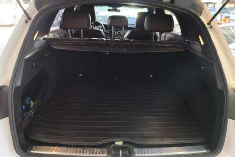 Used Mercedes-Benz GLC 2021 GLC 260 L 4MATIC Luxury Model Trunk