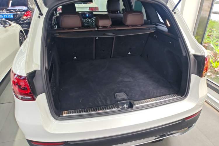 Used Mercedes-Benz GLC 2021 GLC 260 L 4MATIC Dynamic Edition Trunk
