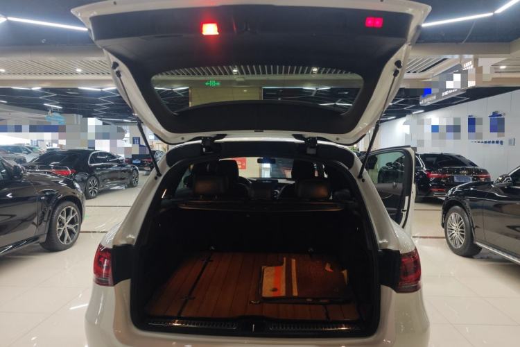 Used Mercedes-Benz GLC 2021 GLC 260 L 4MATIC Luxury Model Trunk