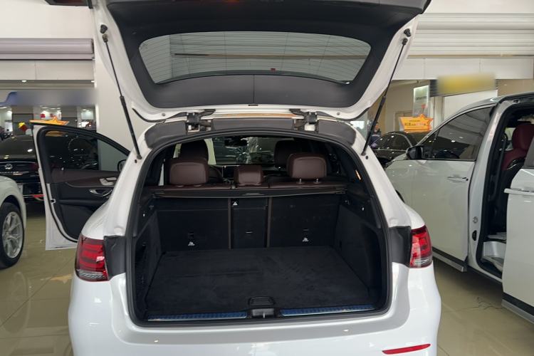 Used Mercedes-Benz GLC 2021 GLC 260 L 4MATIC Luxury Model Trunk