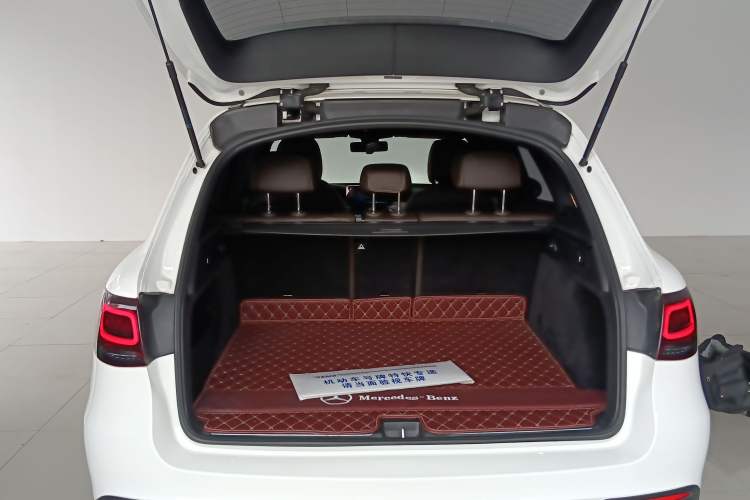 Used Mercedes-Benz GLC 2021 GLC 260 L 4MATIC Dynamic Edition Trunk