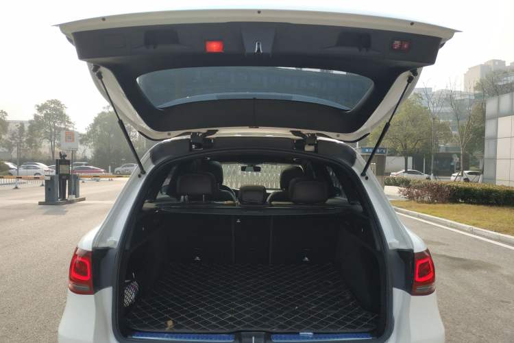 Used Mercedes-Benz GLC 2021 GLC 260 L 4MATIC Luxury Model Trunk