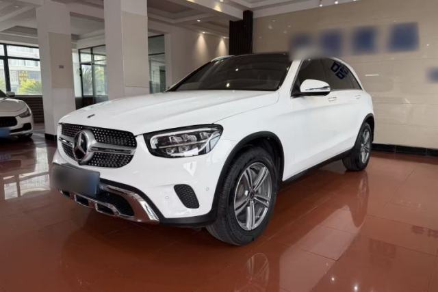 Ojetý Mercedes-Benz GLC 2021 GLC 260 L 4MATIC Dynamic Edition