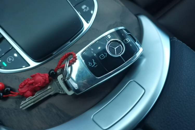 Used Mercedes-Benz GLC 2021 GLC 260 L 4MATIC Luxury Model Vehicle Key