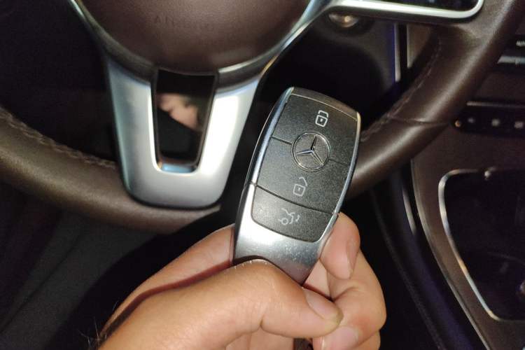 Used Mercedes-Benz GLC 2021 GLC 260 L 4MATIC Luxury Model Vehicle Key