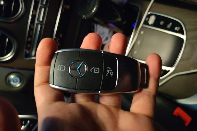 Used Mercedes-Benz GLC 2021 GLC 260 L 4MATIC Luxury Model Vehicle Key