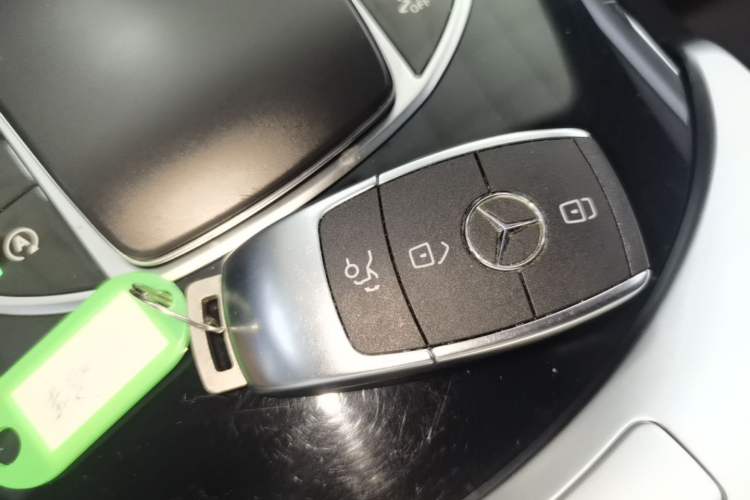 Used Mercedes-Benz GLC 2021 GLC 260 L 4MATIC Dynamic Edition Vehicle Key