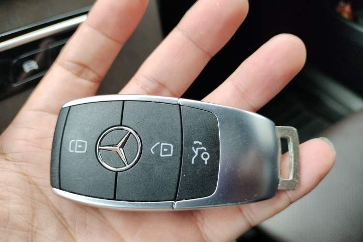 Used Mercedes-Benz GLC 2021 GLC 260 L 4MATIC Luxury Model Vehicle Key