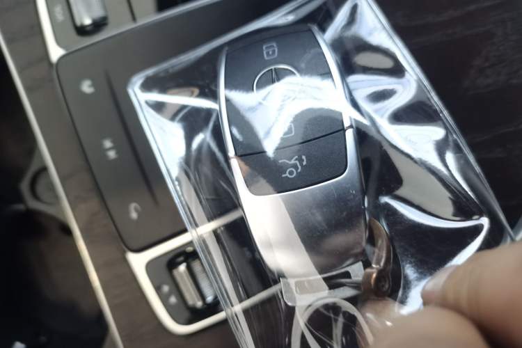 Used Mercedes-Benz GLC 2021 GLC 260 L 4MATIC Luxury Model Vehicle Key