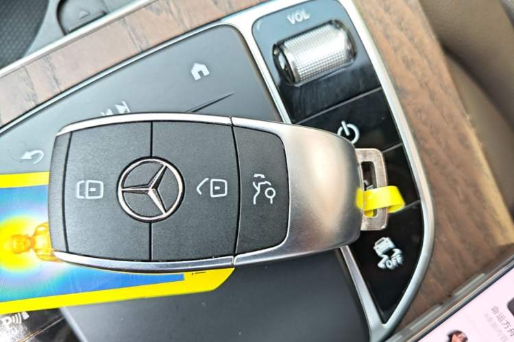 Used Mercedes-Benz GLC 2021 GLC 260 L 4MATIC Luxury Model Vehicle Key
