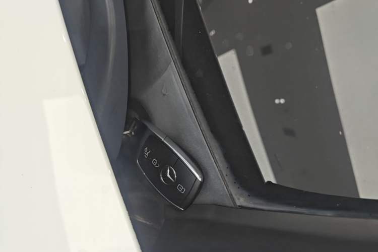 Used Mercedes-Benz GLC 2021 GLC 260 L 4MATIC Luxury Model Vehicle Key
