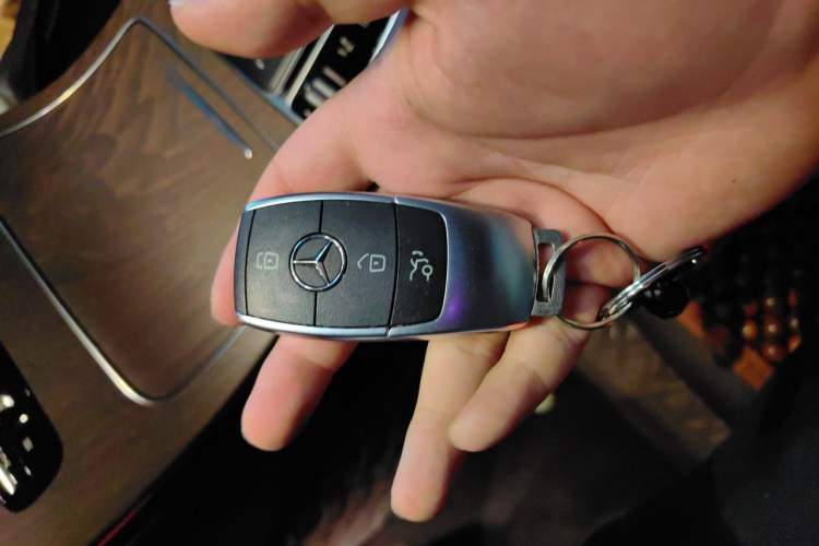 Used Mercedes-Benz GLC 2021 GLC 260 L 4MATIC Luxury Model Vehicle Key