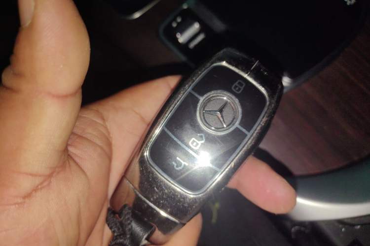 Used Mercedes-Benz GLC 2021 GLC 300 L 4MATIC Dynamic Model Vehicle Key