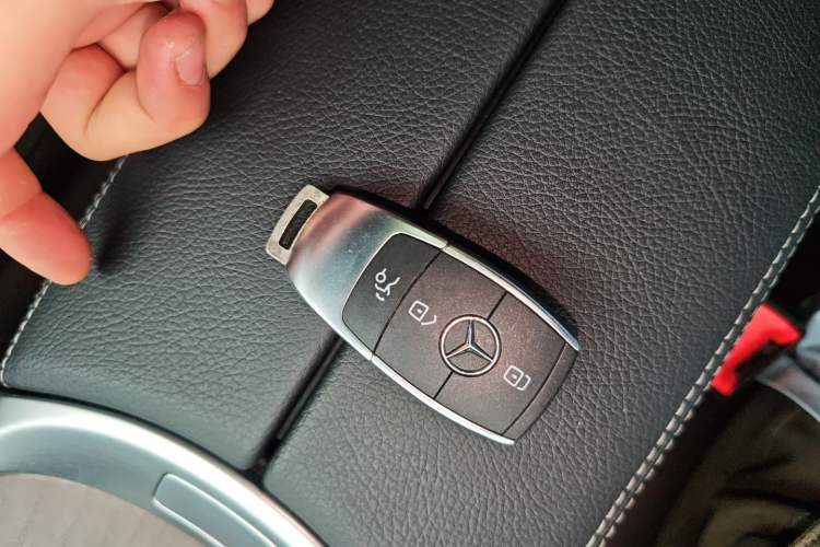 Used Mercedes-Benz GLC 2021 GLC 260 L 4MATIC Luxury Model Vehicle Key