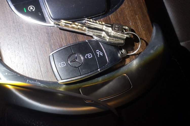 Used Mercedes-Benz GLC 2021 GLC 300 L 4MATIC Dynamic Model Vehicle Key