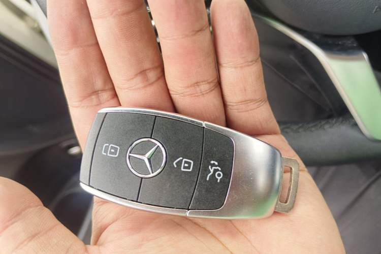 Used Mercedes-Benz GLC 2021 GLC 260 L 4MATIC Luxury Model Vehicle Key