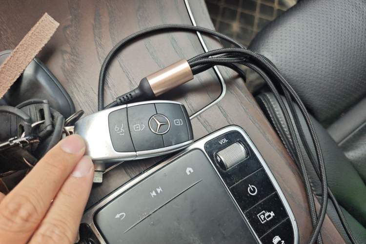 Used Mercedes-Benz GLC 2021 GLC 260 L 4MATIC Luxury Model Vehicle Key