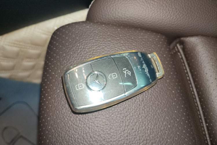 Used Mercedes-Benz GLC 2021 GLC 260 L 4MATIC Dynamic Edition Vehicle Key