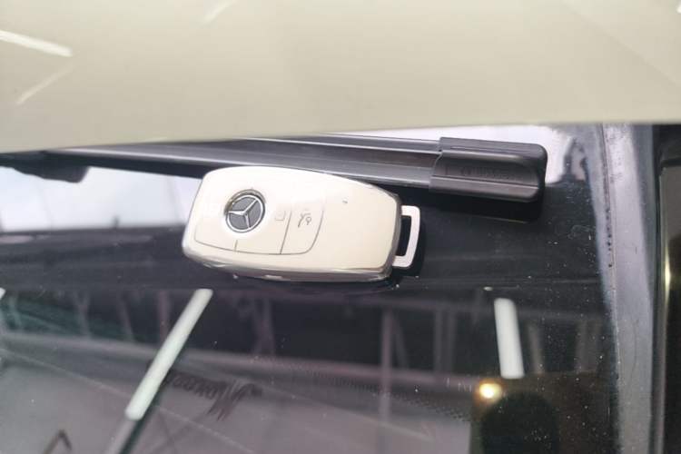 Used Mercedes-Benz GLC 2021 GLC 300 L 4MATIC Dynamic Model Vehicle Key