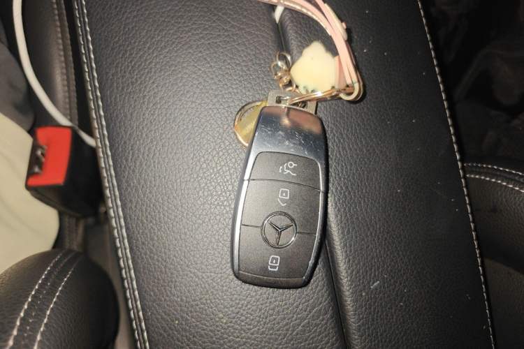 Used Mercedes-Benz GLC 2021 GLC 260 L 4MATIC Luxury Model Vehicle Key