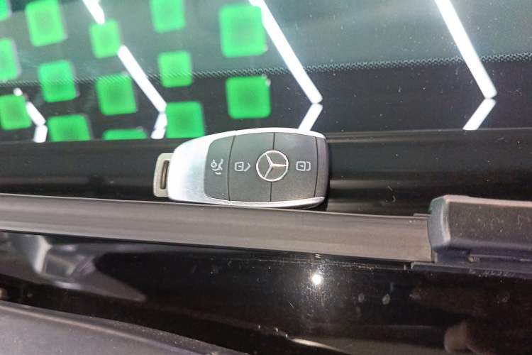Used Mercedes-Benz GLC 2021 GLC 260 L 4MATIC Luxury Model Vehicle Key