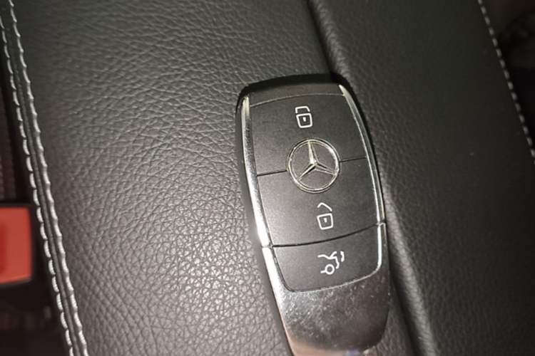 Used Mercedes-Benz GLC 2021 GLC 260 L 4MATIC Dynamic Edition Vehicle Key