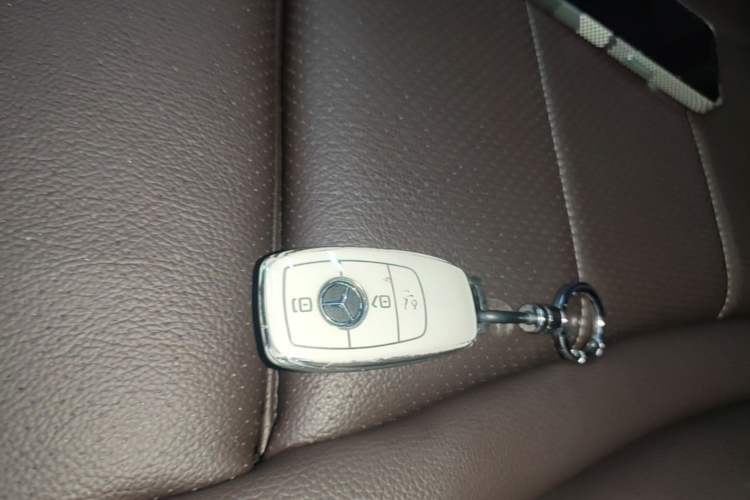 Used Mercedes-Benz GLC 2021 GLC 260 L 4MATIC Luxury Model Vehicle Key