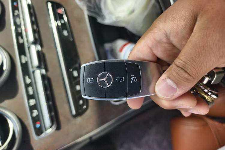 Used Mercedes-Benz GLC 2021 GLC 260 L 4MATIC Luxury Model Vehicle Key