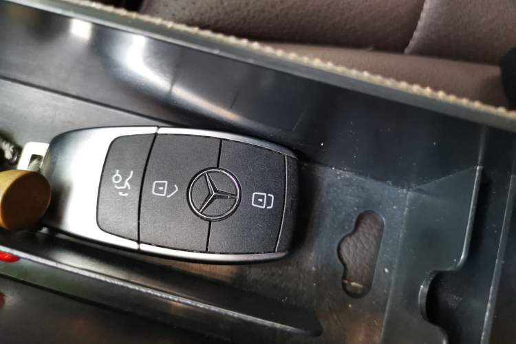 Used Mercedes-Benz GLC 2021 GLC 300 L 4MATIC Dynamic Model Vehicle Key