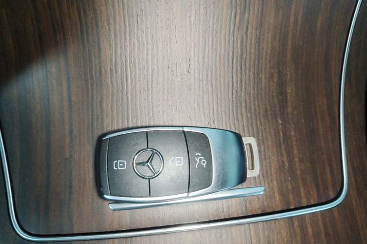 Used Mercedes-Benz GLC 2021 GLC 300 L 4MATIC Luxury Model Vehicle Key