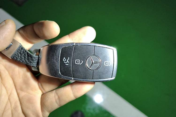Used Mercedes-Benz GLC 2021 GLC 260 L 4MATIC Luxury Model Vehicle Key