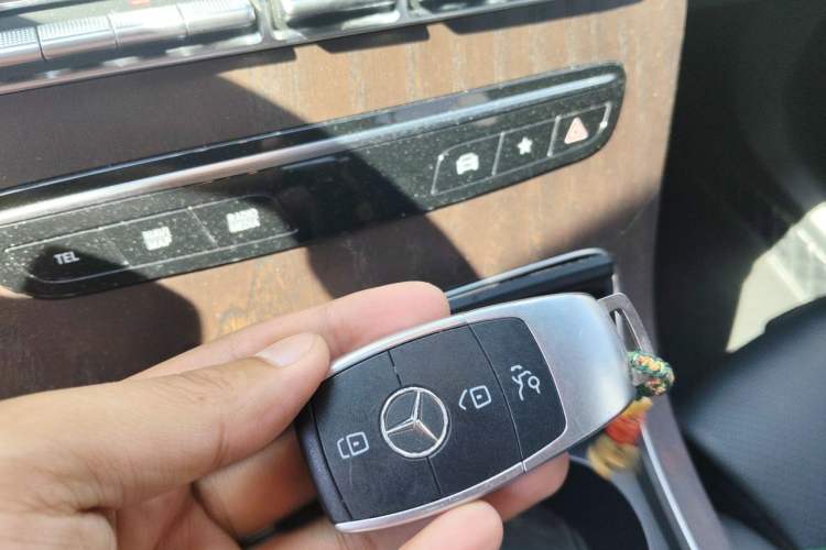 Used Mercedes-Benz GLC 2021 GLC 260 L 4MATIC Luxury Model Vehicle Key