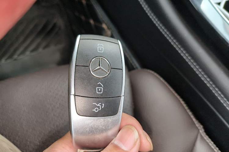 Used Mercedes-Benz GLC 2021 GLC 260 L 4MATIC Dynamic Edition Vehicle Key