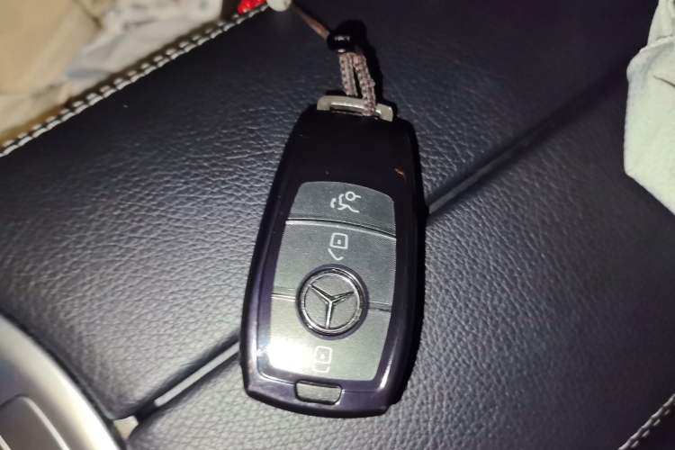 Used Mercedes-Benz GLC 2021 GLC 300 L 4MATIC Dynamic Model Vehicle Key