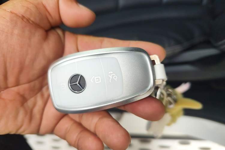 Used Mercedes-Benz GLC 2021 GLC 300 L 4MATIC Dynamic Model Vehicle Key