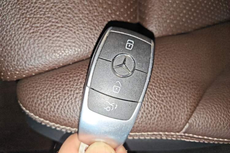 Used Mercedes-Benz GLC 2021 GLC 260 L 4MATIC Luxury Model Vehicle Key