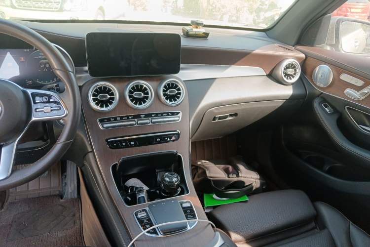 Used Mercedes-Benz GLC 2021 GLC 300 L 4MATIC Dynamic Model Audio And AC Panel